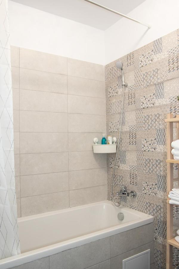 Lazo Two Room- Luxury Apartment Букурещ Екстериор снимка