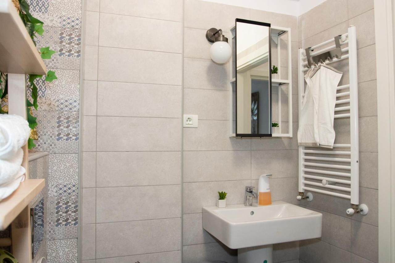 Lazo Two Room- Luxury Apartment Букурещ Екстериор снимка